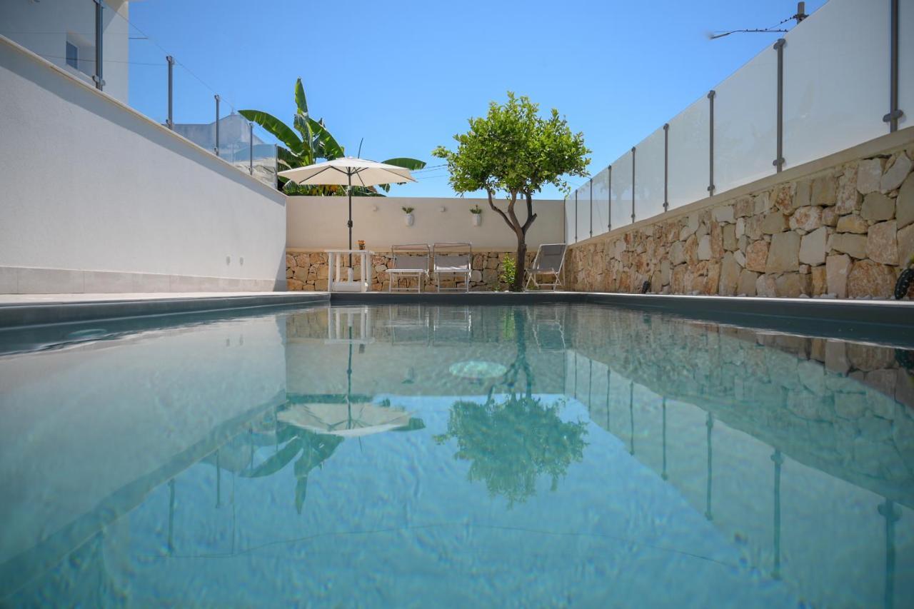 Carlotta Con Piscina Villa *